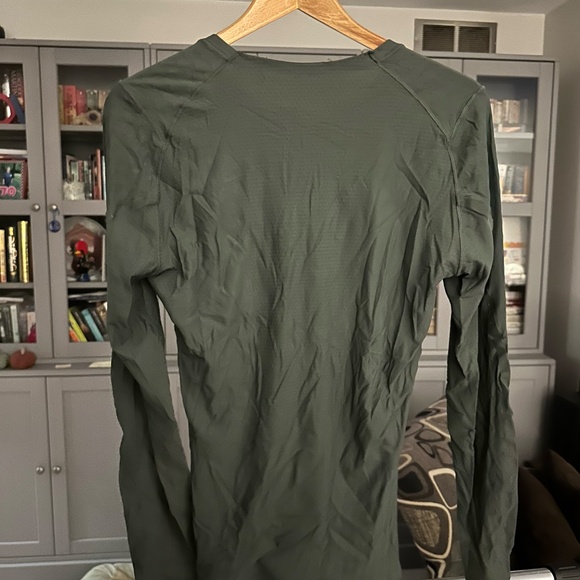 Mens athletic top - Picture 2 of 2